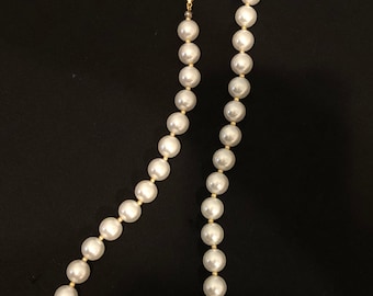 Chaîne de masque perlé avec de minuscules perles d’or