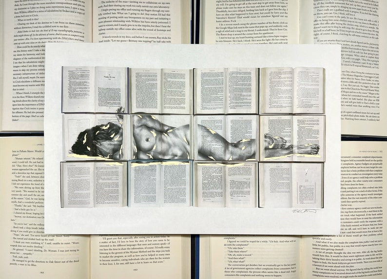 Weibliche Figur Zeichnung auf Vintage Büchern Signierter 11 x 17 Kunstdruck - Benutzerdefinierte Gold Akzente - Fine Art - Natürliches Hanf Papier - Lesend - Frau Bild 1