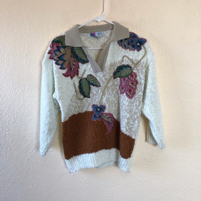 Vintage 90s floral embroidered sweater S