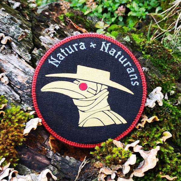 PLAGUE DOCTOR (linen patch / gold) Ø 8.5 cm / 3.34 in