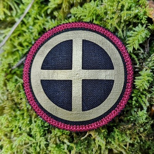 CIRCLED CROSS / The Sun Cross  (linen patch) Ø 6.6 cm / 2.6 in