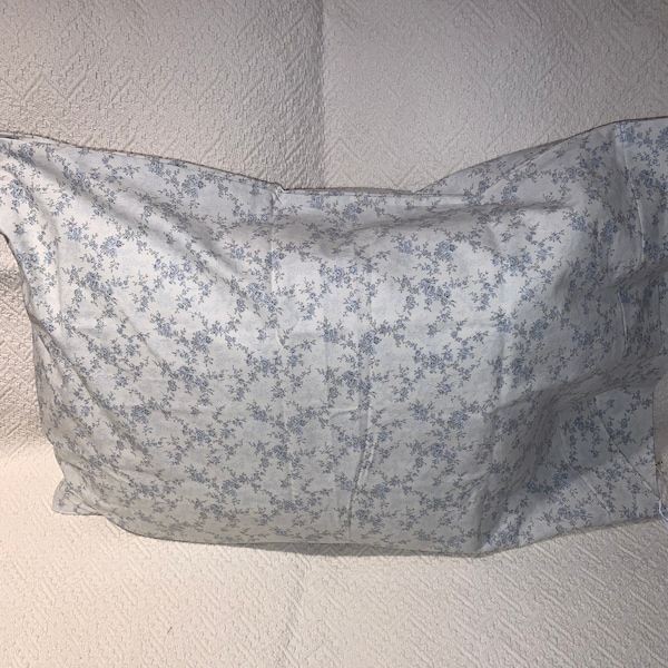 Queen Pillowcase, Handmade Pillowcases, tiny Floral Pillowcases, summer pillowcases, vintage look pillowcase, cotton pillowcase,pillowc