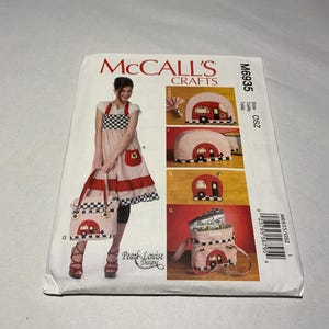 McCalls Pattern #M6935, Uncut Sewing Pattern, uncut pattern, sewing pattern,  fabric sewing pattern, fabric patterns, sewing patterns, sew