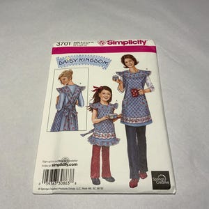 Simplicity Daisy Kingdom Apron Pattern #3701, Pattern, uncut pattern, sewing pattern, fabric sewing pattern, pattern, fabric pattern, sewing