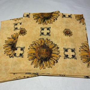 Bee Floral, Reusable napkins, cloth napkins, Fabric Dinner Napkins, Cloth napkins, cloth dinner napkins, table napkin, dinner napkin, napkin
