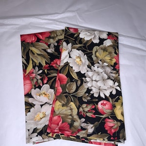 Rosy Floral SET of 2 Napkins, dinner napkins, cloth napkins, cloth dinner napkins, fabric dinner napkins, table dinner napkins, table napkin