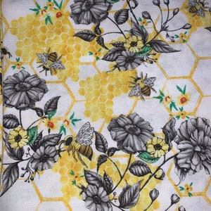 Cloth Dinner Napkins, HoneyBee Floral, Reusable napkin, cloth napkin, Dinner Napkin, Cloth napkin, table napkin, dinner napkin, napkin