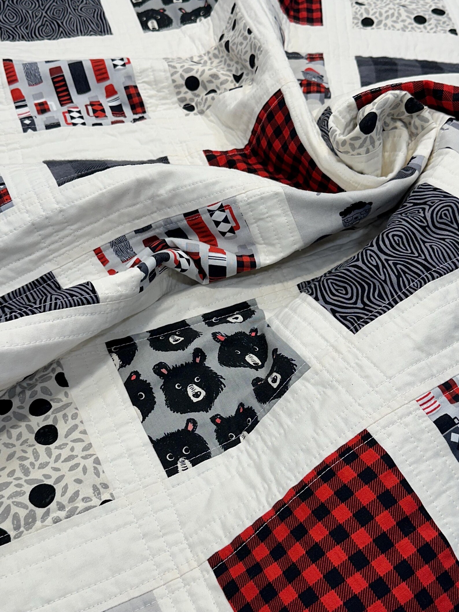 Woodland Bear Quilted Blanket NCU0NTD1184