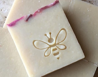 Bee Soap Stamp - Footprint: 1.22&quot; x 1.18&quot; (31mm width x 30mm height) -  Fits into popular oval mould