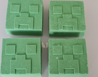 Video game face 4 cavities bath bomb maker mould