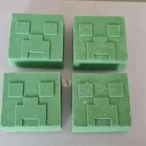 Gezichtsvorm voor videogame met 4 holtes