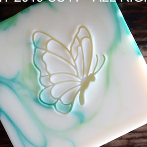 Borboleta - 1,29" x 1,46" (33 mm x 37 mm)