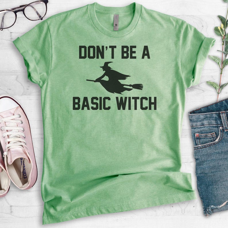 Don't Be A Basic Witch T-shirt, Ladies Unisex Crewneck Shirt, Funny Halloween T-shirt, Cute Witch T-shirt, Short & Long Sleeve T-shirt imagem 3