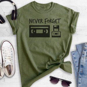Never Forget 80s Technology Shirt, Unisex Shirt, Funny 80s Nostalgia Shirt, 80s Nostalgia Tee, VHS, Cassette Tape Shirt afbeelding 2