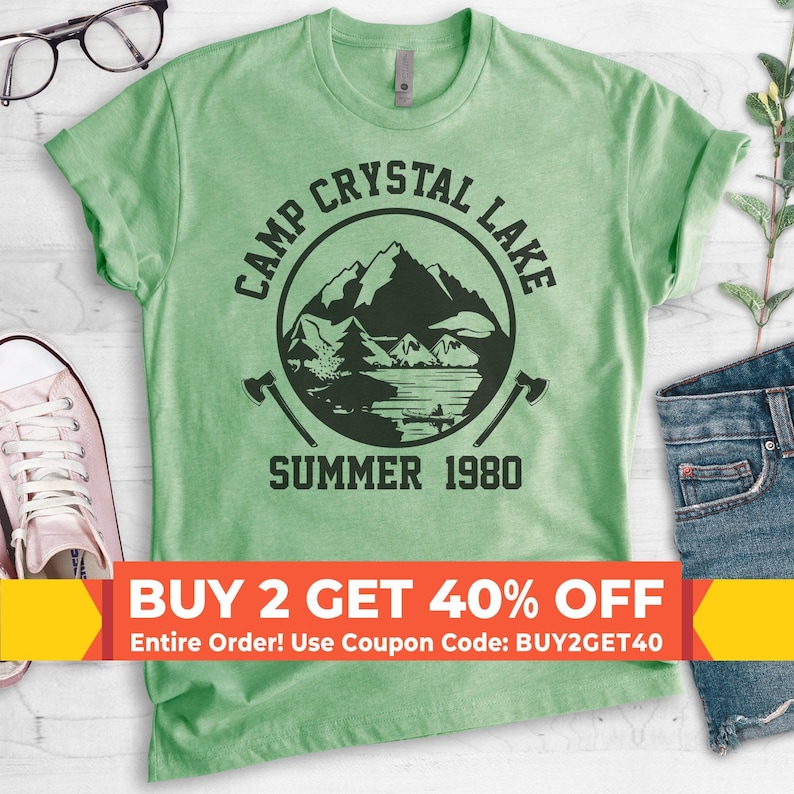 Camiseta Camp Crystal Lake, camiseta divertida de Halloween, camiseta con estampado de terror imagen 1