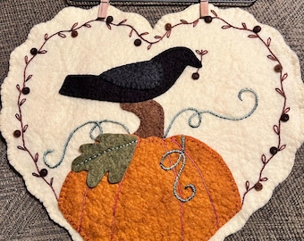 Primitive Fall Felt Wall Hanging, Wool Felt Heart Wall Hanging, Crow on Pumpkin Fall Decor,  Handsewn pumpkin/crow wool felt wall hanging