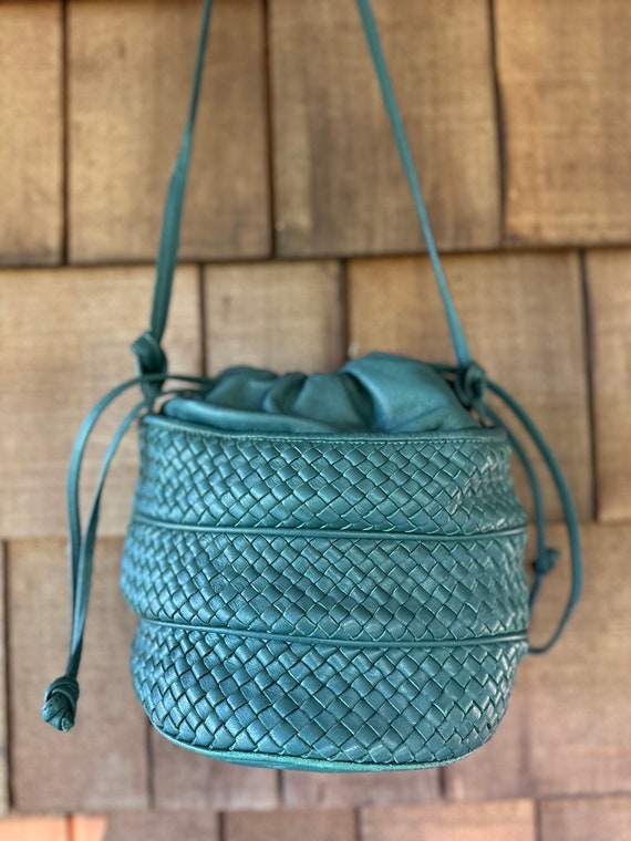 Vintage 1980s green woven leather bucket bag by B… - image 4