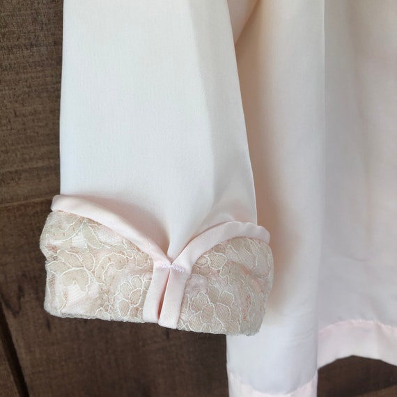 1950s baby pink satin and lace bed bed jacket. Me… - image 7