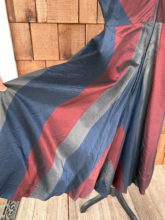 Vintage 1950s silk taffeta blue, red and gray wid… - image 7