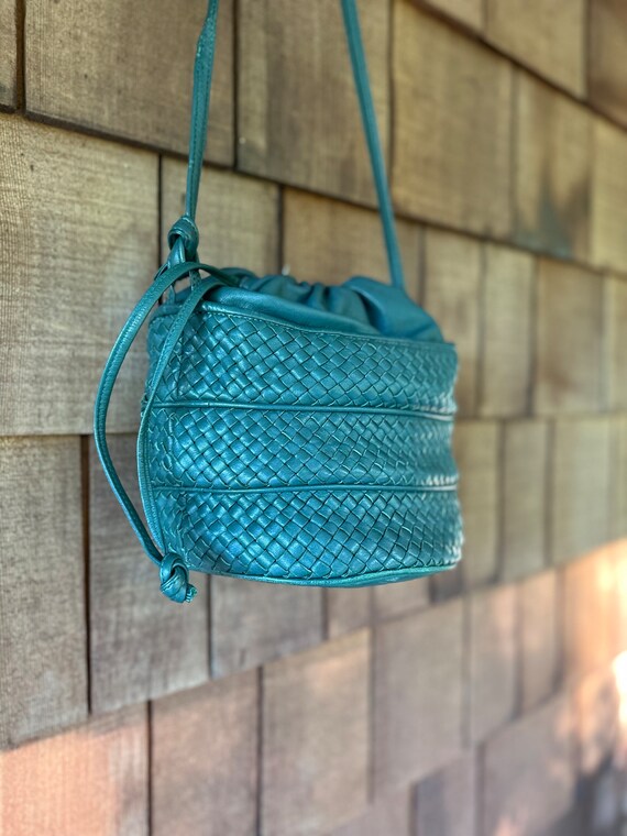 Vintage 1980s green woven leather bucket bag by B… - image 2