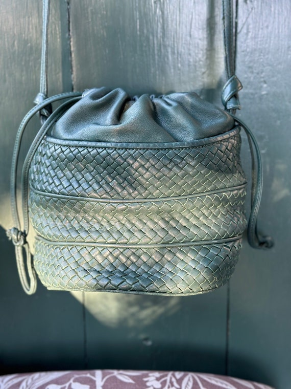 Vintage 1980s green woven leather bucket bag by B… - image 6