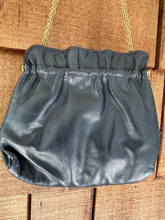 Vintage 1950s navy blue leather bag with a gold c… - image 2