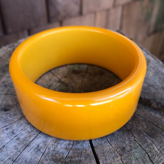 Vintage 1930s butterscotch Bakelite bangle bracel… - image 4