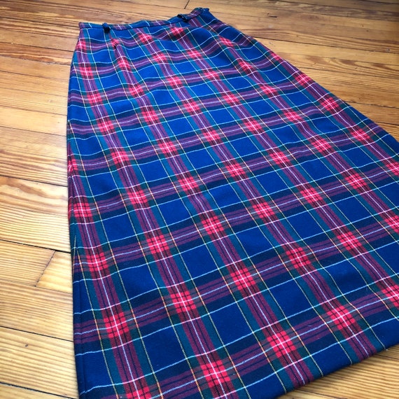 1970s Vintage Plaid Tartan Wool Maxi Skirt | Prep… - image 2