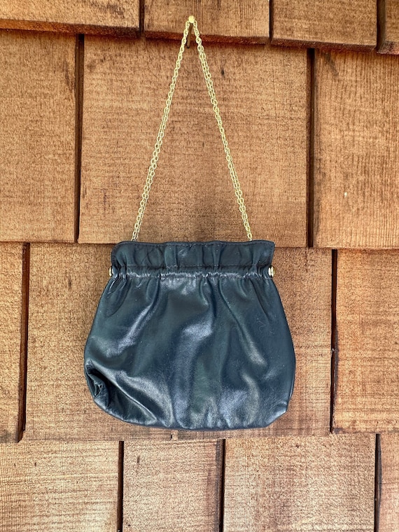 Vintage 1950s navy blue leather bag with a gold c… - image 1