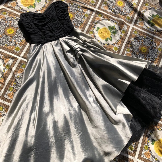 1950s cocktail party dress | Vintage dress | Silve