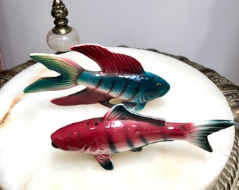 Pair Vtg 1950s Fighting Fish or Trout Salt-Pepper Shakers