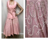 Vtg 1940s PINK Linen STUDDED Soutache Circle Skirt Suit