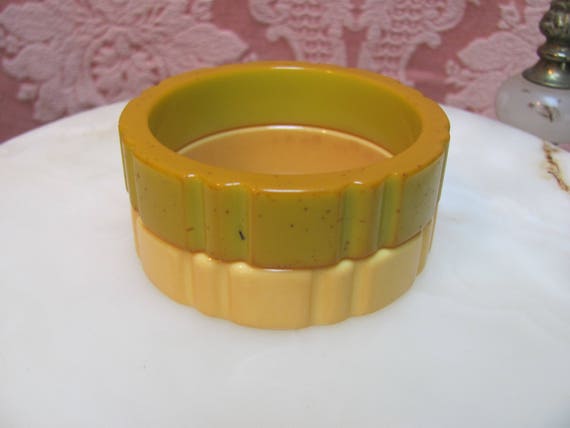 Matched Pair *Vintage 1930s NOTCHED BAKELITE BANGL