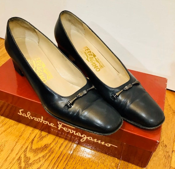 Vintage 1970's SALVATORE FERRAGAMO Navy Kid Leathe