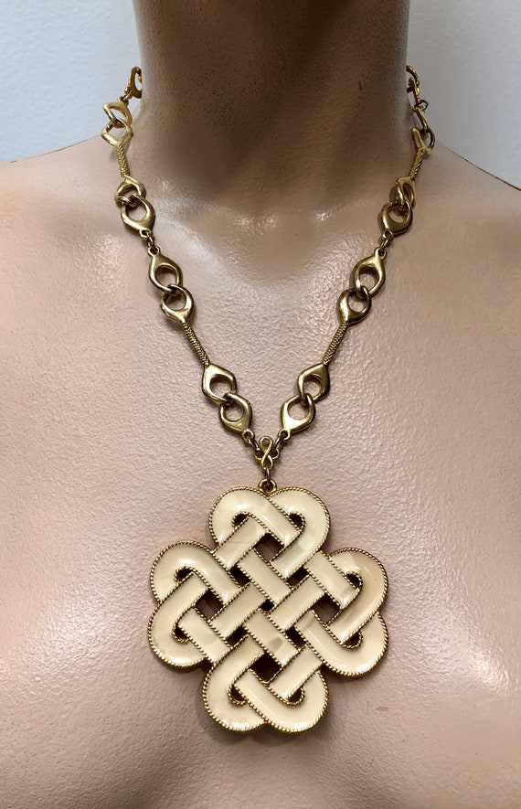 Vtg 1960s CELTIC KNOT Mod Pendant on Horse Bit Ch… - image 2