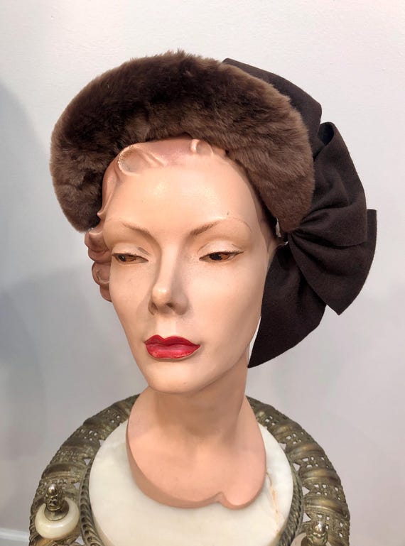 1940s New York Creation Faux Fur Hat W/ruched Bow Detail  display picture 3