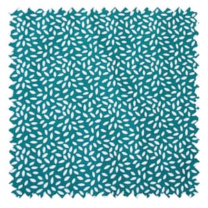 Peut inclure: Tissu turquoise avec un motif de petites feuilles blanches éparpillées.