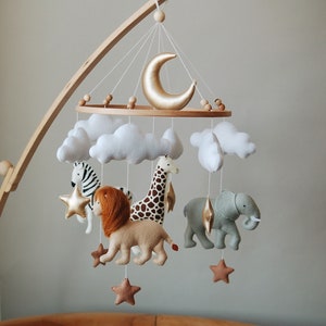 Baby mobile neutral animals Africa nursery mobile felt Africa safari giraffe, lion, zebra and elephant. Crib mobile moon and clouds mobile. zdjęcie 2