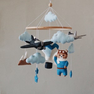 Bebé móvil oso piloto para niño con juguetes de globo de fieltro, avión, nubes, pájaros y estrellas