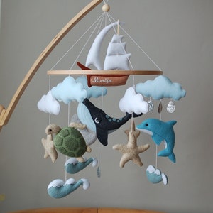 Wal Baby mobile personalisiert Schiff Kinderzimmer Filz Baby mobile Junge Narwal Schildkröte Delfin Meer Ozean Wellen Kinderzimmer Hängen Krippe Mobile Neugeborene