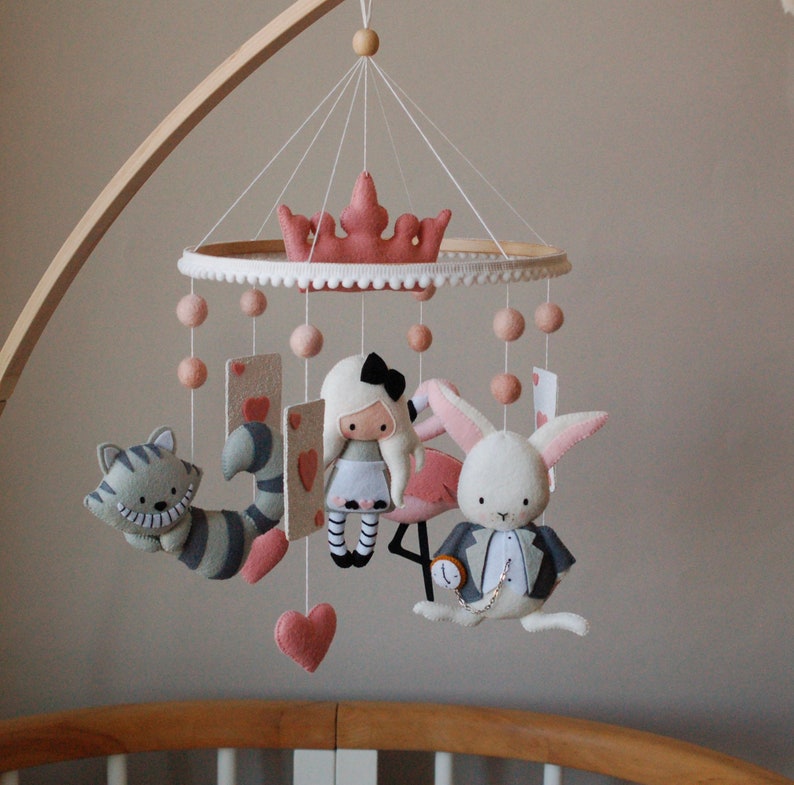 Alice nel paese delle meraviglie Nursery Mobile / Carroll coniglio fenicottero Culla mobile baby shower regalo vivaio appeso mobile neonato Cheshire Cat immagine 5