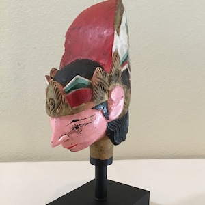 Vintage Indonesian Wayang Golek Puppet Head Mounted on Museum-Style Base - late 1800&#39;s - Java, Indonesia