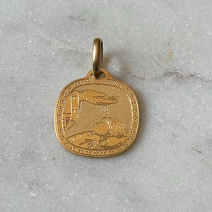 Vintage 18 Karat Gold Baptism Medallion Charm, 18 Karat Gold Charm,Vintage Gold, Baptism Gift, Religious Gift, Baptism Necklace,Christening