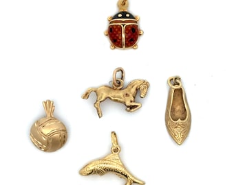 Vintage Charms, Volleyball Pendant, Fish Charm, Horse Charm, Ladybug Charm, Vintage Gold, Vintage Charms, Gold Pendants, Vintage Necklace