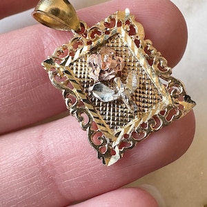 Vintage 14 Karat Gold Flower Pendant, Gold Floral Pendant, Rose Gold Pendant, Vintage Gold, Vintage Jewellery, Vintage Gold Charms