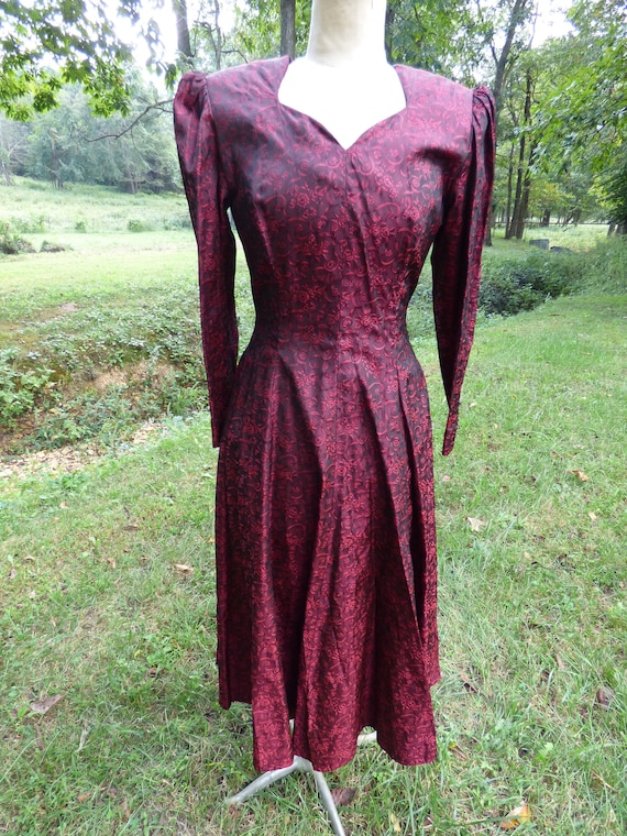 Vintage Ruby and Black Roses Damask Dress Princes… - image 1