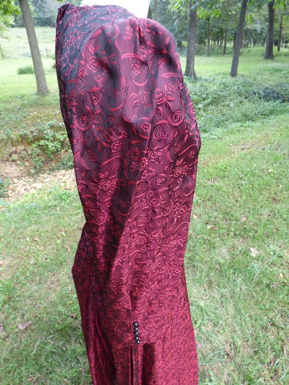 Vintage Ruby and Black Roses Damask Dress Princes… - image 5