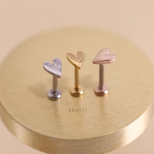 BEATTI Darling Heart Threadless Push Pin Labret Stud • Mini Heart Cartilage earring • Tragus/Helix/Conch • FlatBack Earrings