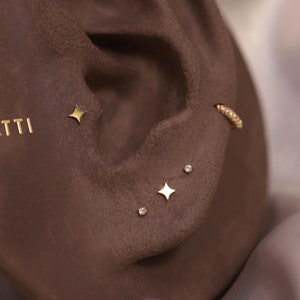 NEW ‣ 20G/18G/16G Tiny Sparkle Star Threadless Push Pin Labret Stud • Sparkle Star Cartilage earring • Tragus/Conch • FlatBack Earrings