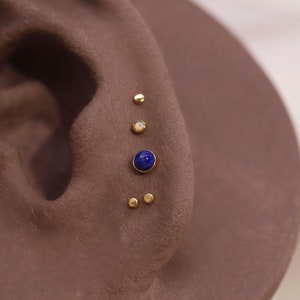 NEW ‣ BEATTI Lapis Lazuli Bezel Threadless Push Pin Labret Stud • Bezel Gemstone Cartilage earring  • FlatBack Earrings